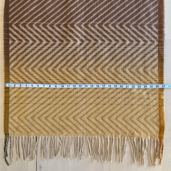 Herringbone scarf - Picture 5 of 5